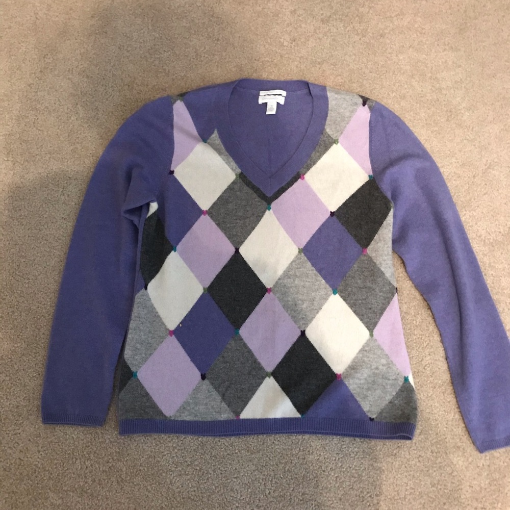 Purple V-neck 100% cashmere sweater!